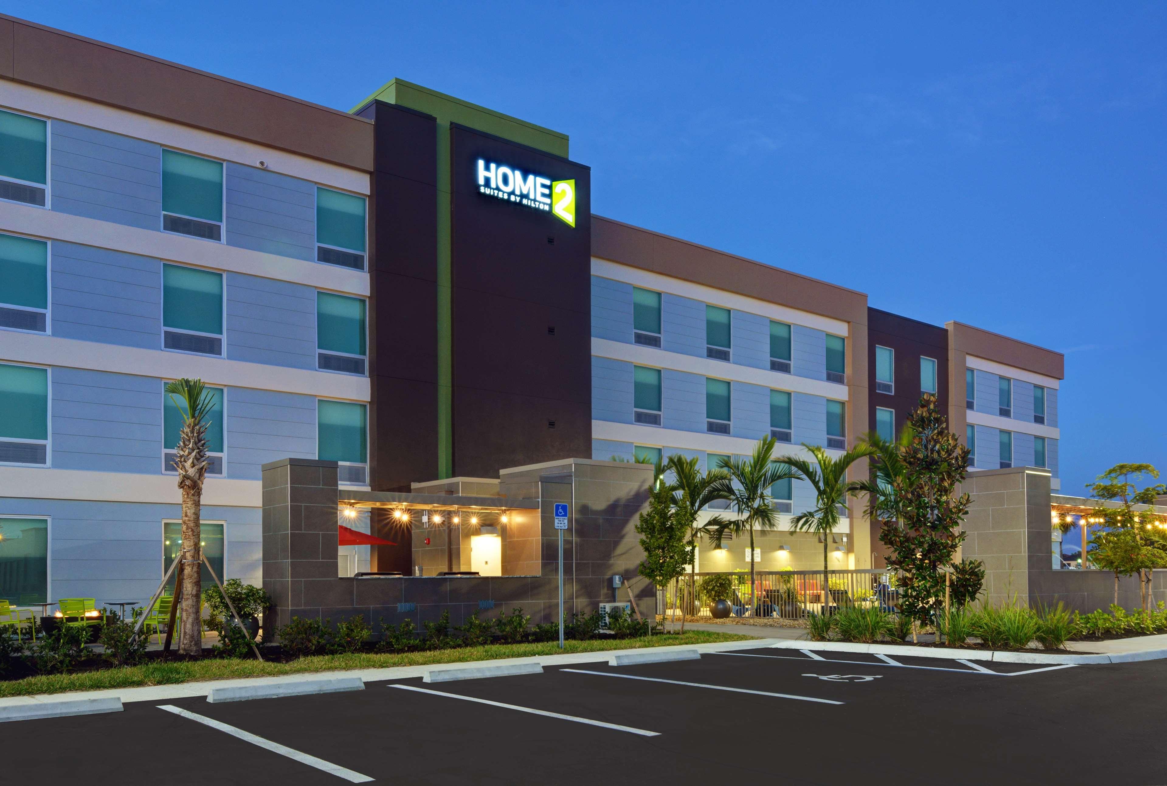 Home2 Suites By Hilton Fort Myers Colonial Blvd Exterior photo